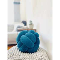 Knotenkissen & Samtkissen - Dekokissen Für Wohnzimmerdeko Und Couch Raumdekoration Knotenkissen & Samtkissen - Dekokissen Für Wohnzimmerdeko Und Couch Raumdekoration von Maschenherz