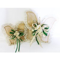 Vintage Spitze Schmetterlingsband Mit Papierblume Mitte Set Von Zwei Wohnwand Dekor Vintage Spitze Schmetterlingsband Mit Papierblume Mitte Set Von Zwei Wohnwand Dekor von MashliDesign