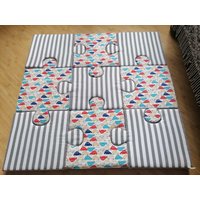 Baby Puzzle Spielmatte, Geschenk Für Neugeborene, Weicher Teppich Einen Jungen Mit Autos, Baumwoll-Babyteppich, Faltbare Kinderspielmatte von MaskaradforKids