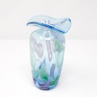 Kleine Blaue Handbemalte Glaskunst Vase von MassOverMatter