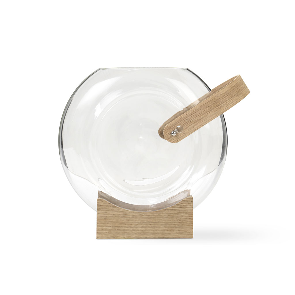 Mater - Handle Vase - Design Vase aus Glas mit Holzsockel und Henkel von Mater