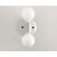 Seconds Sale Doppel-Wandleuchte "Duet" Schwarz-Weiße Porzellan-Wandleuchte Badezimmer-Leuchte Wandleuchte von MattAlfordStudio
