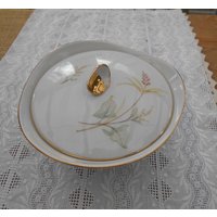 Vintage Porzellan Deckeldose Bonboniere Zeh Scherzer Bavaria 50Er/60Er Jahre Blumen, Gräser Goldrand Mid-Century Vintage Porzellan Deckeldose Bonboniere Zeh Scherzer Bavaria 50Er/60Er Jahre Blumen, Gräser Goldrand Mid-Century von MattieStone