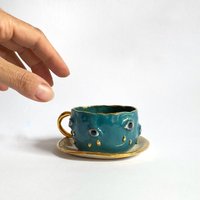 Handgemachte Sammlertasse, Kaffee-Liebhaber-Geschenk, Spirituelle Tasse, Keramik-Augen-Motiv, Moderne Kunsttasse, Türkis-Gold-Tasse, Office-Tasse Handgemachte Sammlertasse, Kaffee-Liebhaber-Geschenk, Spirituelle Tasse, Keramik-Augen-Motiv, Moderne Kunsttasse, Türkis-Gold-Tasse, Office-Tasse von MatyldaCeramicsShop