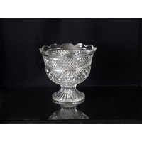 Mid-Century Wexford Diamant Muster Kompott Comport Fuß Schale Stiel Schüssel Servierschale Von Anker Hocking von MauraLynnsCollection