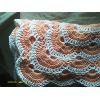 Handgefertigte Baby Decke Orange Und Weiß Handgefertigte Baby Decke Orange Und Weiß von MaureensCraftDesigns