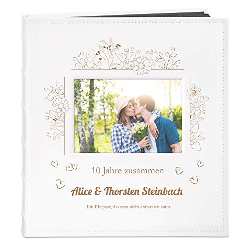 Maverton Fotoalbum zum Selbstgestalten mit Bildausschnitt + mit Gravur - für 240 Fotos im Format 10x15-60 schwarze Seiten - Größe 33x30cm - Weiß - Geschenk zur Hochzeit zum Hochzeitstag - Ehepaar von Maverton