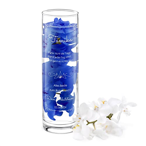 Maverton Glasvase mit Gravur Ø 8 cm - Tischvase hoch - Blumenvase für Frauen - zylindrisch rund - Deko Wohnzimmer - personalisierte Deko Vase - zum Geburtstag zum Muttertag - Ruhestand von Maverton