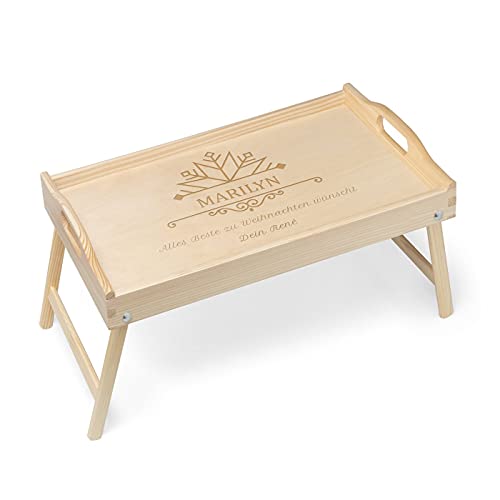 Maverton Serviertablett mit Gravur - personalisiert - Tabletttisch mit Griffen - klappbare Beine - erhöhter Rand - zu Weihnachten - Hellbraun - Schneeflocke von Maverton