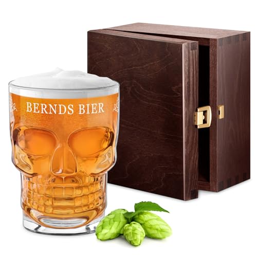 Maverton Totenkopf Bierglas mit Gravur - 500 ml Bierkrug mit Henkel - personalisierte Geschenke Männer - Bier Geschenke für Männer - Höhe: 13cm- Durchmesser: 9,7cm - Bier Maverton Totenkopf Bierglas mit Gravur - 500 ml Bierkrug mit Henkel - personalisierte Geschenke Männer - Bier Geschenke für Männer - Höhe: 13cm- Durchmesser: 9,7cm - Bier von Maverton