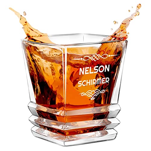 Maverton Whisky Glas mit Gravur 280 ml - Whiskyglas mit effektvollem Design - edles Kristallglas für Mann & Whiskygenießer - Bourbon Glas zum Geburtstag - zu Weihnachten - Schnurken von Maverton