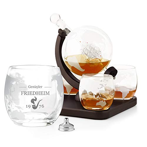 Maverton Whisky Karaffe mit Gravur - Globus mit Schiff, 850 ml - 4er Whiskygläser Set - Whisky Dekanter - Personalisiert - Genießer von Maverton