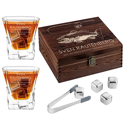 Maverton Whisky Steine Set - in Holzbox mit Gravur - 8 Eiswürfel + 2 Whisky Gläser + Zange + Samtbeutel - wiederverwendbar - aus Metall - Geschenk für Männer - Abenteurer von Maverton
