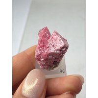 Spinell Roh Kristall Stufe | 17.7Gr Spinel Clinohumite Specimen Crystal Rough, Mahenge Tanzania Spinell Roh Kristall Stufe | 17.7Gr Spinel Clinohumite Specimen Crystal Rough, Mahenge Tanzania von MawinguGems