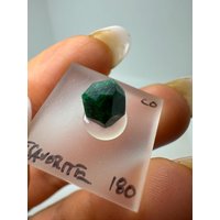 Tsavorit Kristall | 0.55Gr Roh Very Rare Tsavorite/Tsavorith Rough Crystal, Merelani Tanzania Tsavorit Kristall | 0.55Gr Roh Very Rare Tsavorite/Tsavorith Rough Crystal, Merelani Tanzania von MawinguGems