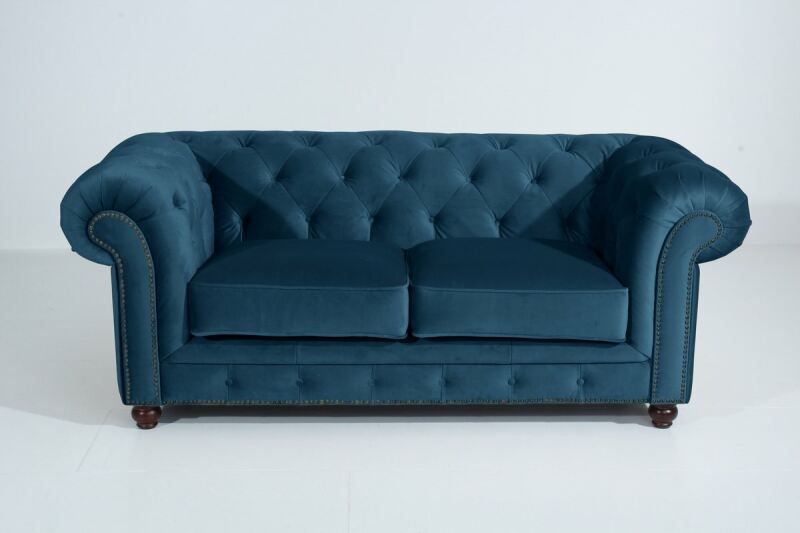 Chesterfield Sofa Old England (2-Sitzer) Samtvelours petrol von Max Winzer