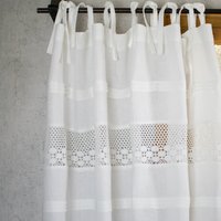 Weiss 100% Leinen Vorhang Mit Spitze, Naturlieinen, Bio Vorhang, Handgemacht, Shabby Chic Landhaus Aus von MaximilianoCurtains