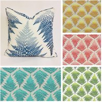 Harlekin - Filix 5 Farben Erhältlich Wunderschöner Retro Floral Selbstpaspelierter Kissenbezug Handgemachter Dekokissen Designer Home Decor von MayEvelyneInteriors
