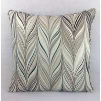 Mary Mcdonald For Schumacher - Firenze Aquamarin Lustiger Marmorierter Effekt Designer Kissenbezug Handgemachtes Kissen Luxus Wohnkultur von MayEvelyneInteriors