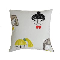 Scion - Hello Dolly Sunshine/Tangerine Violet Verspielter Puppenkopf Stickerei Kissenbezug Handgemachtes Dekokissen Designer Home von MayEvelyneInteriors