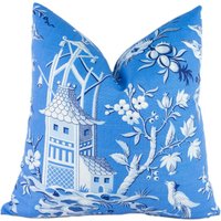 Thibaut - Pagode Garten Blau Atemberaubende Designer Kissenhülle Home Deco Deko Kissen von MayEvelyneInteriors