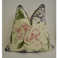 Zoffany - Phoebe Rose/Flieder Wunderschöne Pfingstrose Blumen Kissenbezug Handgemachter Dekokissen Designer Home Decor von MayEvelyneInteriors