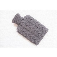 Von Hand Gestrickte Wärmflaschenhülle/Gemütlich in Anthrazit. Rustikale Schlafzimmer/Wohnkultur, Die Handgemachte Weihnachtsgeschenk Macht. Hygge Von Hand Gestrickte Wärmflaschenhülle/Gemütlich in Anthrazit. Rustikale Schlafzimmer/Wohnkultur, Die Handgemachte Weihnachtsgeschenk Macht. Hygge von MayaCroft