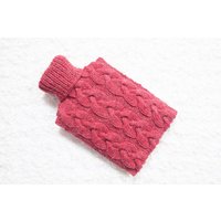 Von Hand Gestrickte Wärmflaschenhülle/Gemütlich in Tiefem Rot. Rustikale Schlafzimmer Wohnkultur, Die Handgemachte Weihnachtsgeschenk Macht. Hygge Von Hand Gestrickte Wärmflaschenhülle/Gemütlich in Tiefem Rot. Rustikale Schlafzimmer Wohnkultur, Die Handgemachte Weihnachtsgeschenk Macht. Hygge von MayaCroft