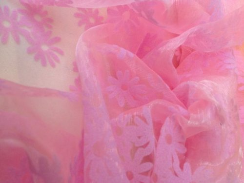 Organza Stoff rosa mit Blumen Blütenmotiv Meterware von Mc-Stoff