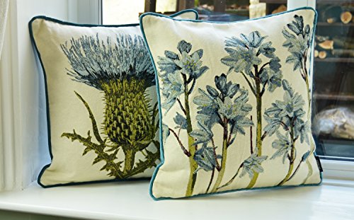 McAlister Textiles Tapestry | 2er Set bestickte Kissenbezüge Blaue Glockenblumen und Diesteln 40cm x 40cm | Deko Kissenhülle für Sofa, Couch, Sessel Blumen von McAlister Textiles
