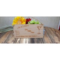 Life Is Like Gin - Lustiges Holzschild Familie/Dekoration Life Is Like Gin - Lustiges Holzschild Familie/Dekoration von McHenrysPlace