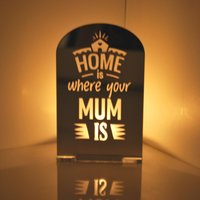 Zuhause Ist, Wo Deine Mutter Ist - Spiegel Plexiglas Teelichtkerzenhalter Geschenk Mama/Muttertag von McHenrysPlace