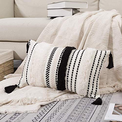 1 Stück Boho Kissenbezug, 30x50CM Kissenhülle Dekokissen mit Quasten Makramee Deko Kissen Boho Style Dekorative Sofakissen für Sofa Schlafzimmer Wohnzimmer Schwarz Weiß Streifen von MeMoreCool