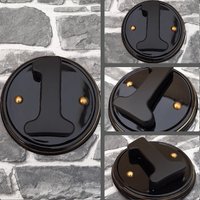 Chunky Numbers Rundes Hausschild Aus Massivem Gießharz, Traditionell Mit Einem Modernen Touch, Maßgeschneidert, Personalisiert, Handgefertigt Und Chunky Numbers Rundes Hausschild Aus Massivem Gießharz, Traditionell Mit Einem Modernen Touch, Maßgeschneidert, Personalisiert, Handgefertigt Und von Meadowplacesigns