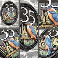 Personalisiertes Ovales Hausnummernschild Mit Eisvogel-Skulptur | Massives Gießharz Maßgeschneidert, Handgefertigt Und Handbemalt, Verschiedene von Meadowplacesigns