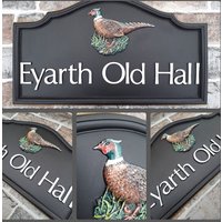 Traditionelles Haus Name Bauernhof Schild | Handbemalte Fasan Skulptur Gießharz Personalisierte Handarbeit & Maßgeschneiderte, Verschiedene von Meadowplacesigns