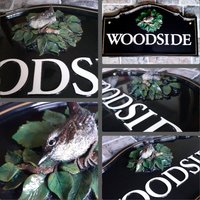 Traditionelles Haus Name Moontop Schild | Handgemalter Zaunkönig Skulptur Gießharz Personalisierte Handarbeit & Maßgeschneiderte, Verschiedene von Meadowplacesigns