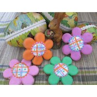 4 Frühling Hund Behandelt Gänseblümchen Blumen von MeatloafsKitchen