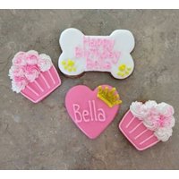 Personalisierte Geburtstags-Hundeleckerbissen-Cupcake-Hundeleckereien Mit Einer Krone Extra Große Haustiergeschenk-Langanhaltende Harte Leckereien von MeatloafsKitchen
