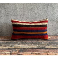 Vintage Kelim Kissen, 12x20 Kissenbezug, Handgewebtes Teppichkissen, Dekorativer Kilim Outdoor Kissen No3906 von MeboPillow