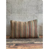 Vintage Kelim Kissen, 16x24 Kissenbezug, Handgewebtes Teppichkissen, Dekorativer Kilim Outdoor Kissen No2706 von MeboPillow