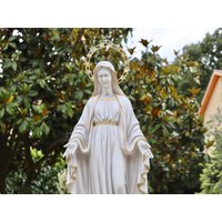 80 cm Statue Unserer Lieben Frau Von Gnade, Gegossene Marmorpulverstatue Frau, Miraculous Medal Statue, 31, 5 Zoll Jungfrau Maria, Hausaltarstatue von MedjugorjejewelryNo1