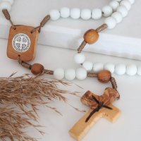 Medjugorje Weiße Rosenkranzperlen Mit Unserer Lieben Frau-Gott Barmherzigkeit Medaille, Handgemachte Aus Medjugorje, Olivenholz von MedjugorjejewelryNo1