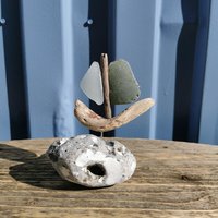 Segelschiff Aus Treibholz Und Meerglas Von Der Insel Rügen | Unikat Einzelstück Segelschiff Aus Treibholz Und Meerglas Von Der Insel Rügen | Unikat Einzelstück von Meergeschenke