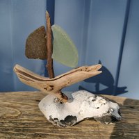 Segelschiff Aus Treibholz Und Meerglas Von Der Insel Rügen | Unikat Einzelstück Segelschiff Aus Treibholz Und Meerglas Von Der Insel Rügen | Unikat Einzelstück von Meergeschenke