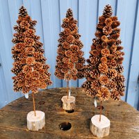 Zapfenweihnachtsbaum Mit Indirekter Beleuchtung von Meergeschenke