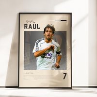 Retro Vibes Poster Von Raul Gonzalez | Madrid Legende A3 & A4 Größen Schwarzer Rahmen Optional Hochwertiger Fotodruck Retro Vibes Poster Von Raul Gonzalez | Madrid Legende A3 & A4 Größen Schwarzer Rahmen Optional Hochwertiger Fotodruck von Meftoon
