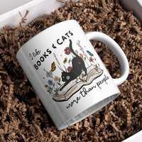 Katzen & Buchliebhaber Geschenk Tasse Bücherwurm Kaffeetasse Geschenkidee Geburtstag Bücher Book Lover Merch Katzenliebhaber Geschenke von MeiFamilyDE