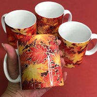 Herbstliche Blätter Tassen Set Von Vier Verschiedenen Blattmotiven in Rot Gelb Und Schokolade Herbstfarben - Tee Kaffee Liebhaber Geschenk von MeikieDesigns