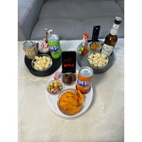 Couchbar Personalisiert Mit 2 Glasschalen | Mini Snackbar Sofatablett Serviertablett Couch Butler Snackbox Tablett von MeinCouchBuddy
